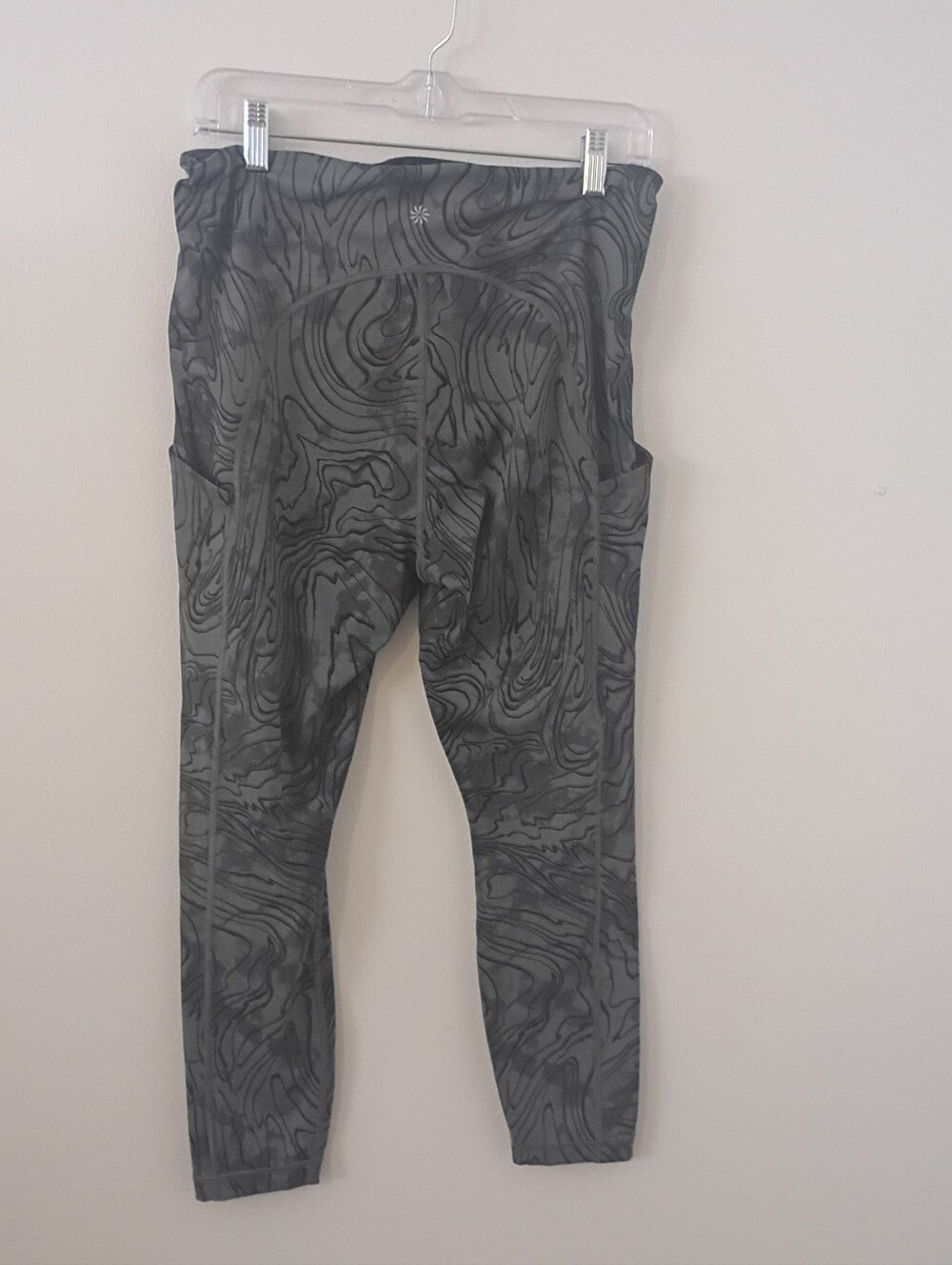 Athleta Ultimate Stash Pocket 7/8 Leggings Gray Print